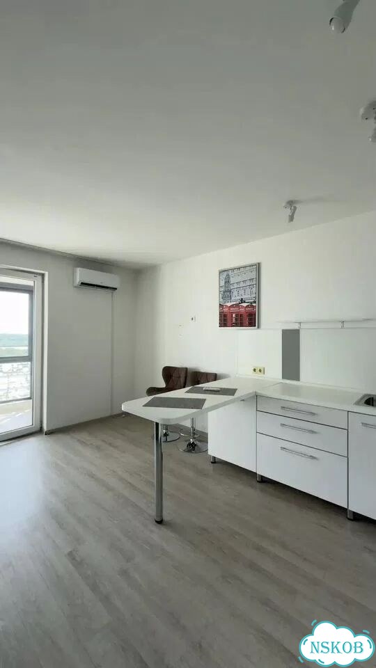 Квартира-студия, 30 м², 17/20 эт. фото 2