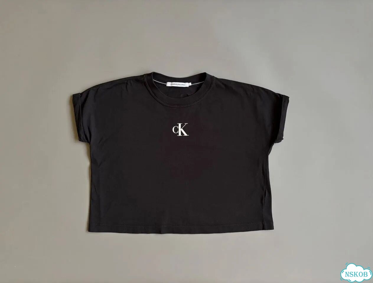 Футболка укороченная CK фото 2