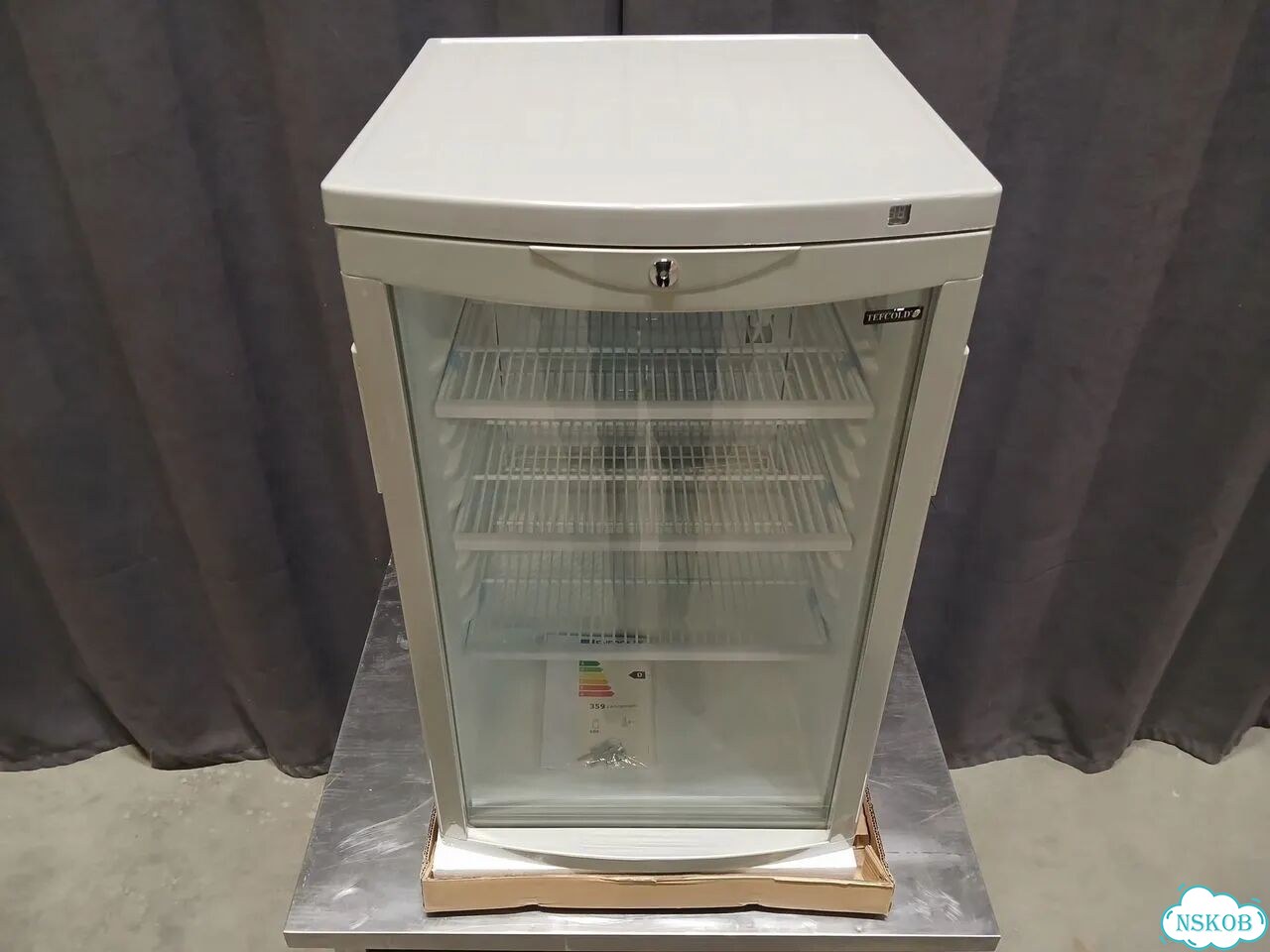 Шкаф холодильный tefcold BC145 W/FAN (новый, 109л) фото 1