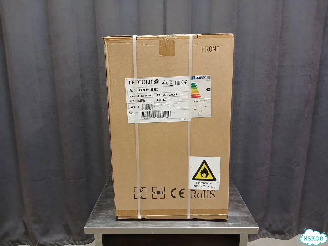 Шкаф холодильный tefcold BC145 W/FAN (новый, 109л) фото 3