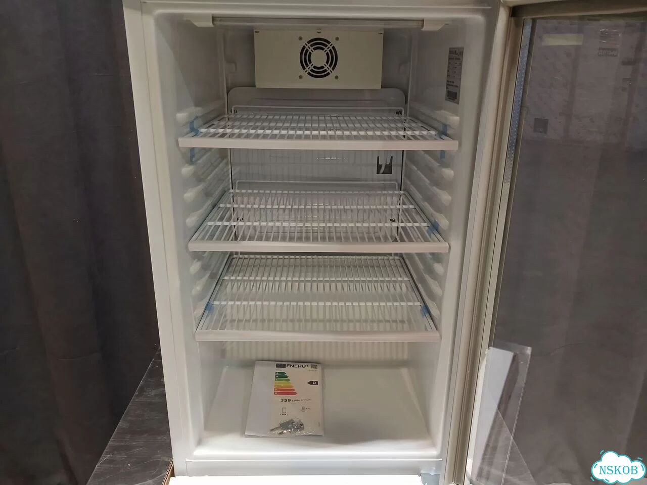 Шкаф холодильный tefcold BC145 W/FAN (новый, 109л) фото 5