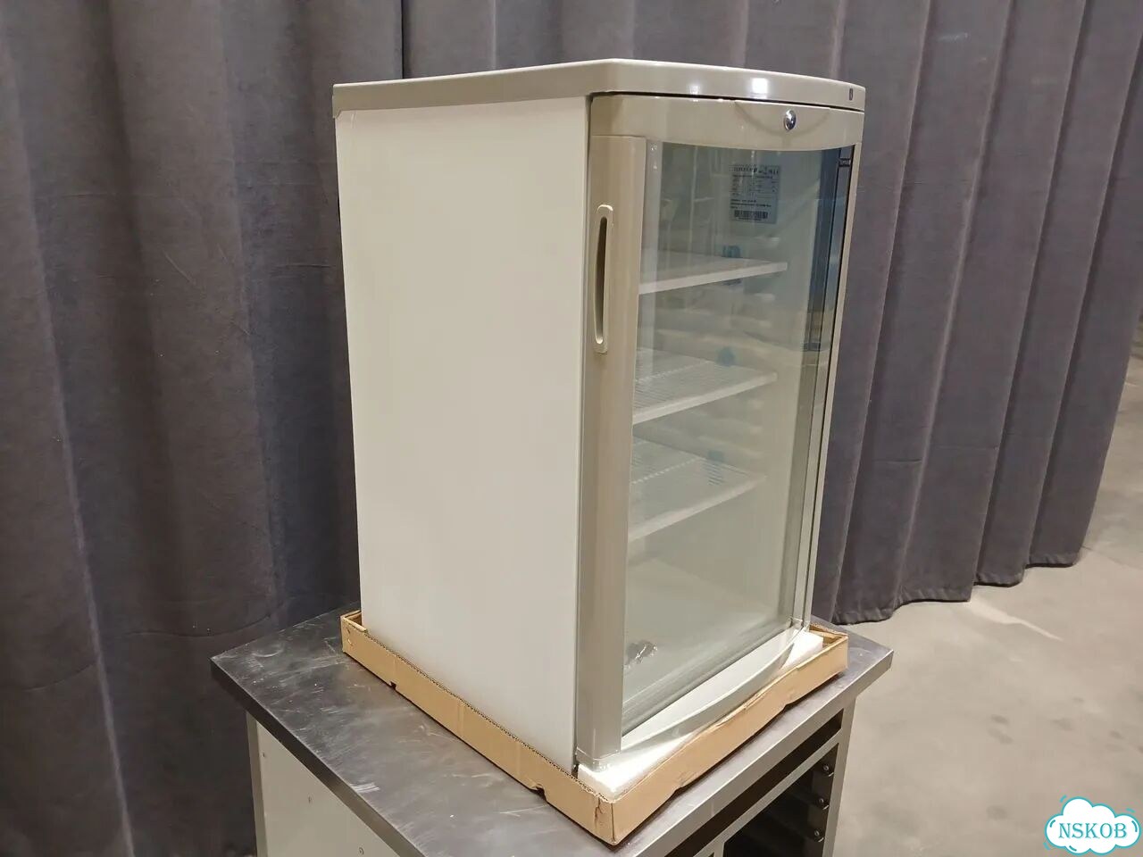 Шкаф холодильный tefcold BC145 W/FAN (новый, 109л) фото 7