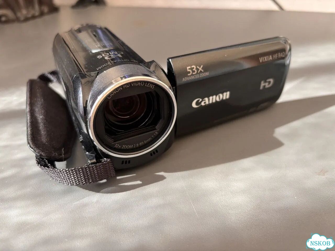 Видеокамера Canon Vixia HF R42 фото 1