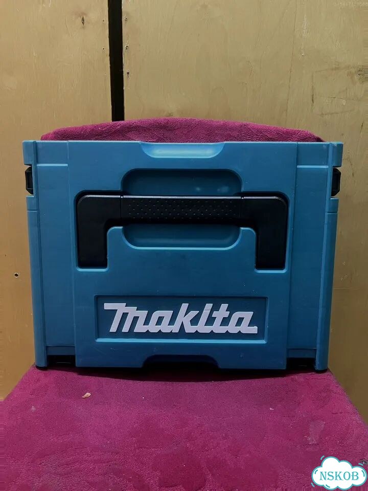 Бесщеточный гайковерт Makita 1200 в кейсе фото 10
