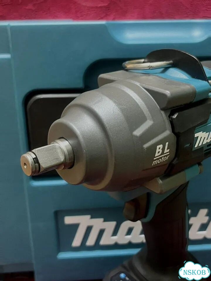 Бесщеточный гайковерт Makita 1200 в кейсе фото 6