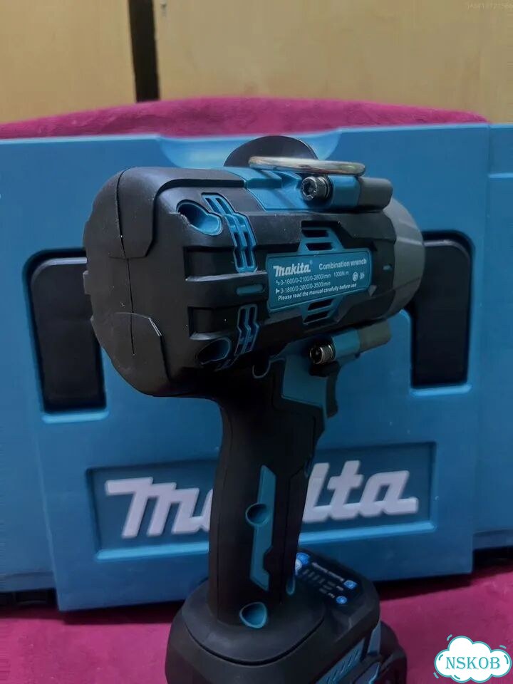 Бесщеточный гайковерт Makita 1200 в кейсе фото 8