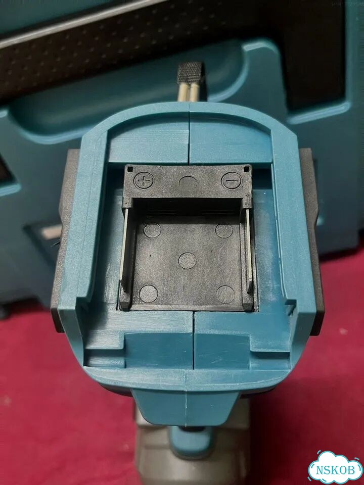 Бесщеточный гайковерт Makita 1200 в кейсе фото 9