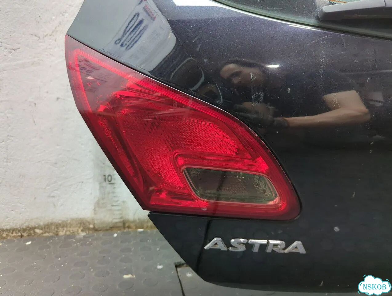 Крышка багажника Opel Astra J фото 4