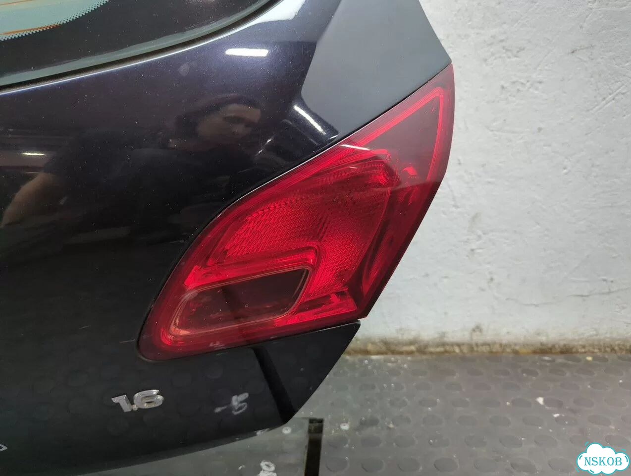 Крышка багажника Opel Astra J фото 5