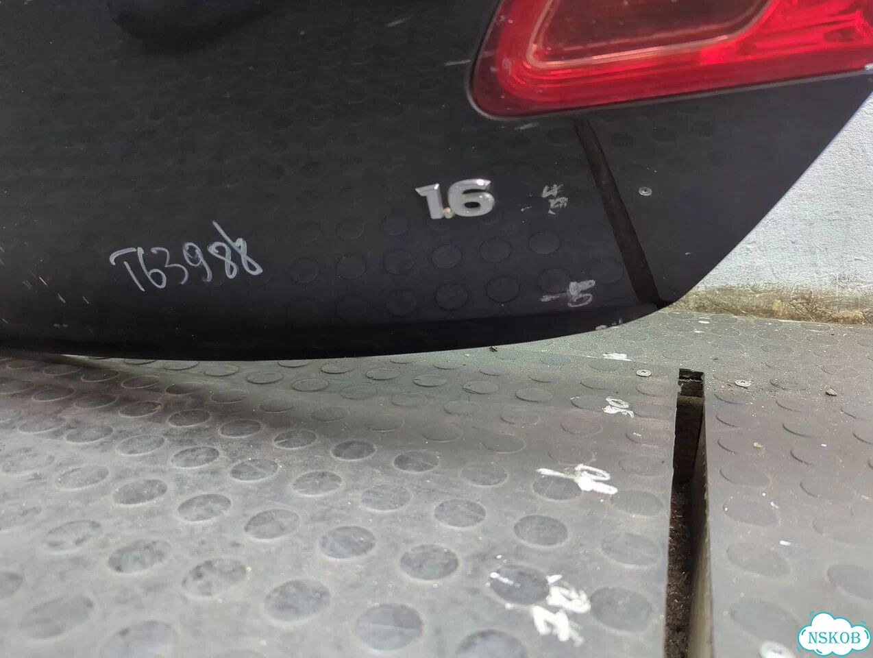 Крышка багажника Opel Astra J фото 8
