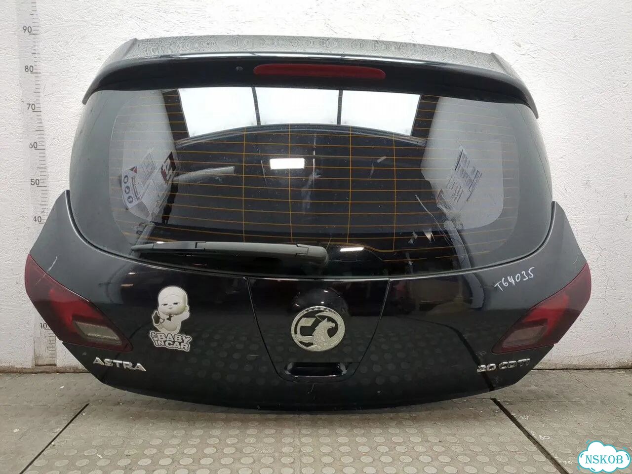 Крышка багажника Opel Astra J фото 3