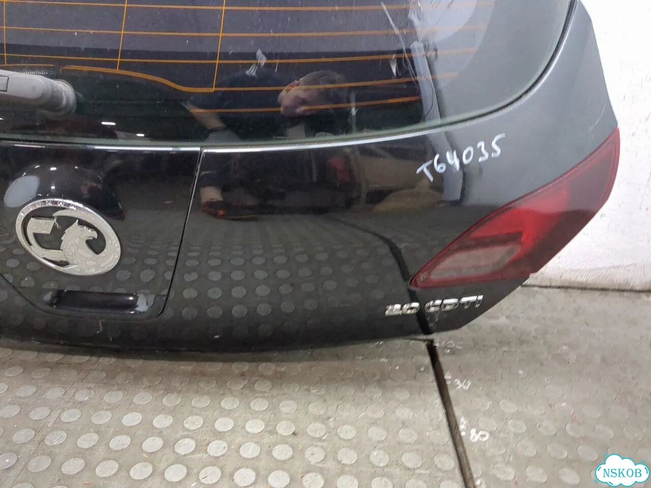 Крышка багажника Opel Astra J фото 7