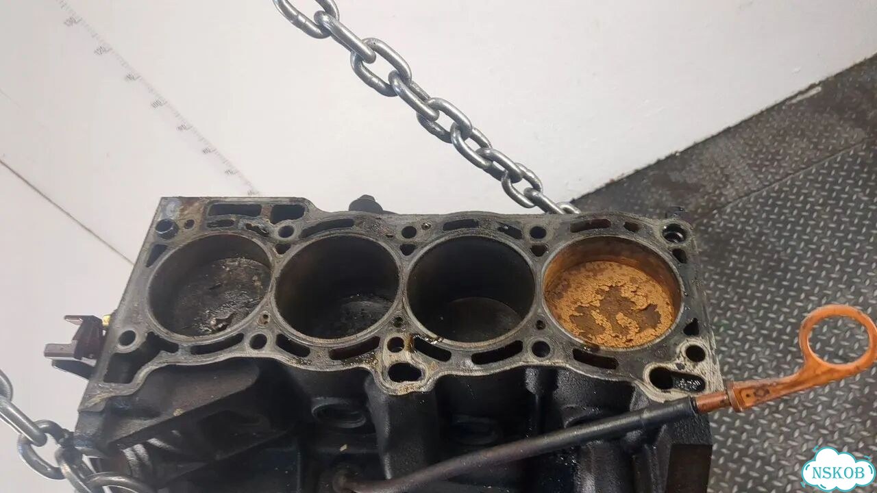 Блок цилиндров Nissan Almera Tino QG18DE фото 6