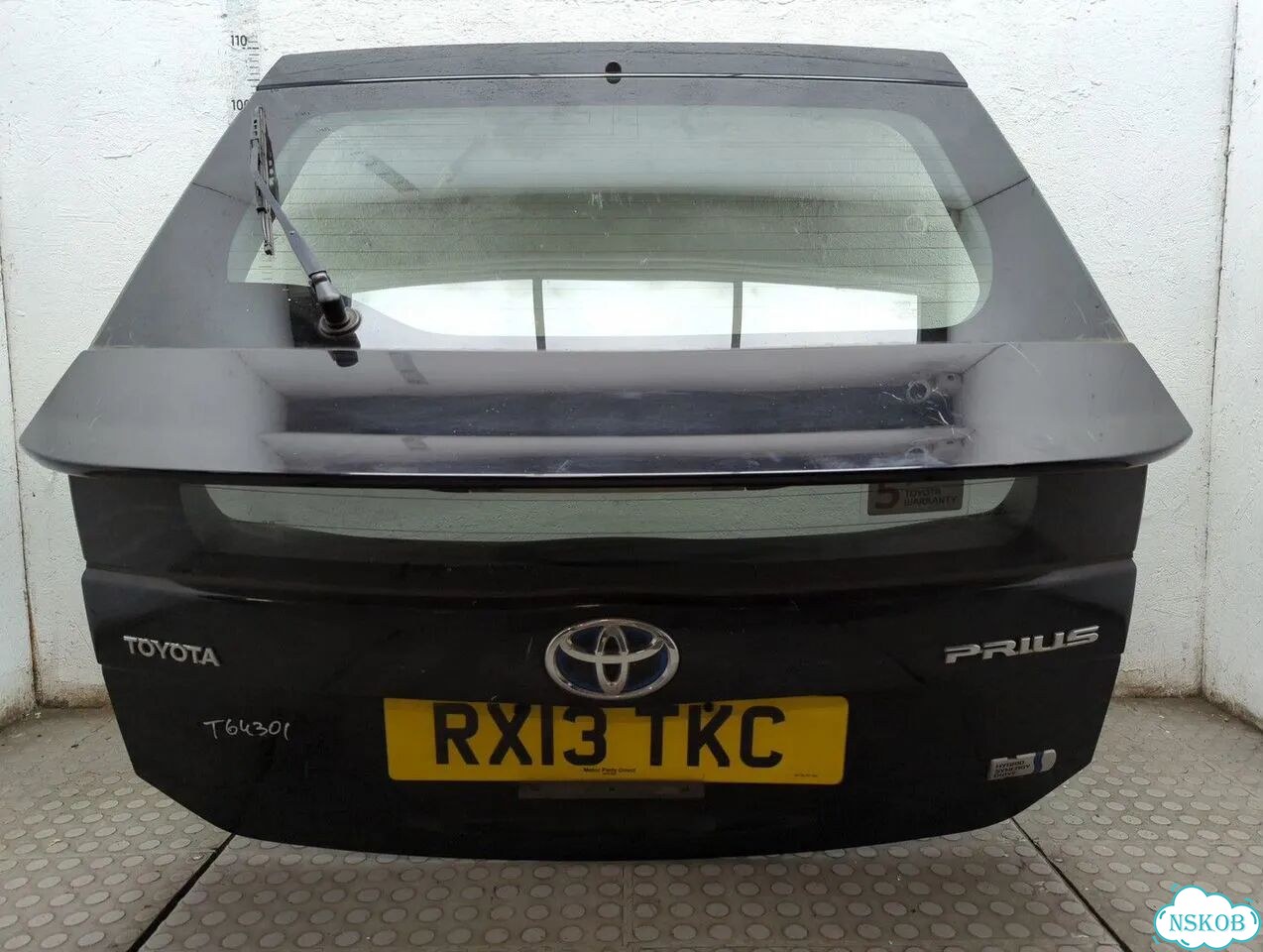 Крышка багажника Toyota Prius фото 3