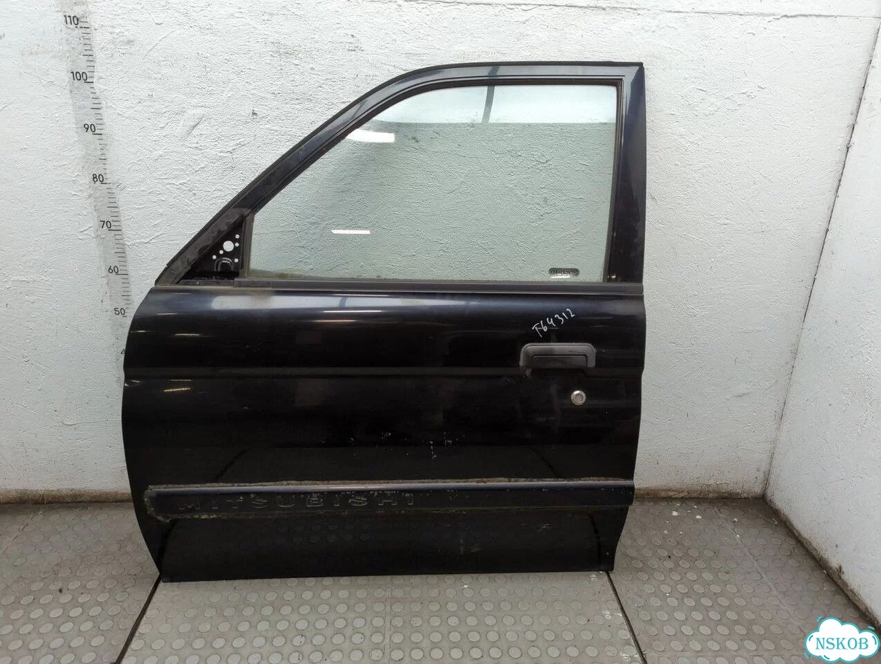 Дверь боковая левая передняя Mitsubishi Montero Sport / Pajero Sport фото 1