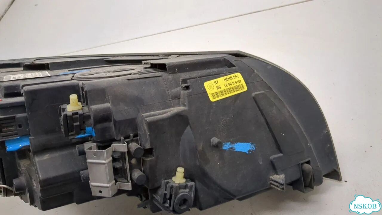 Фара (передняя) левая Volvo V50 фото 7