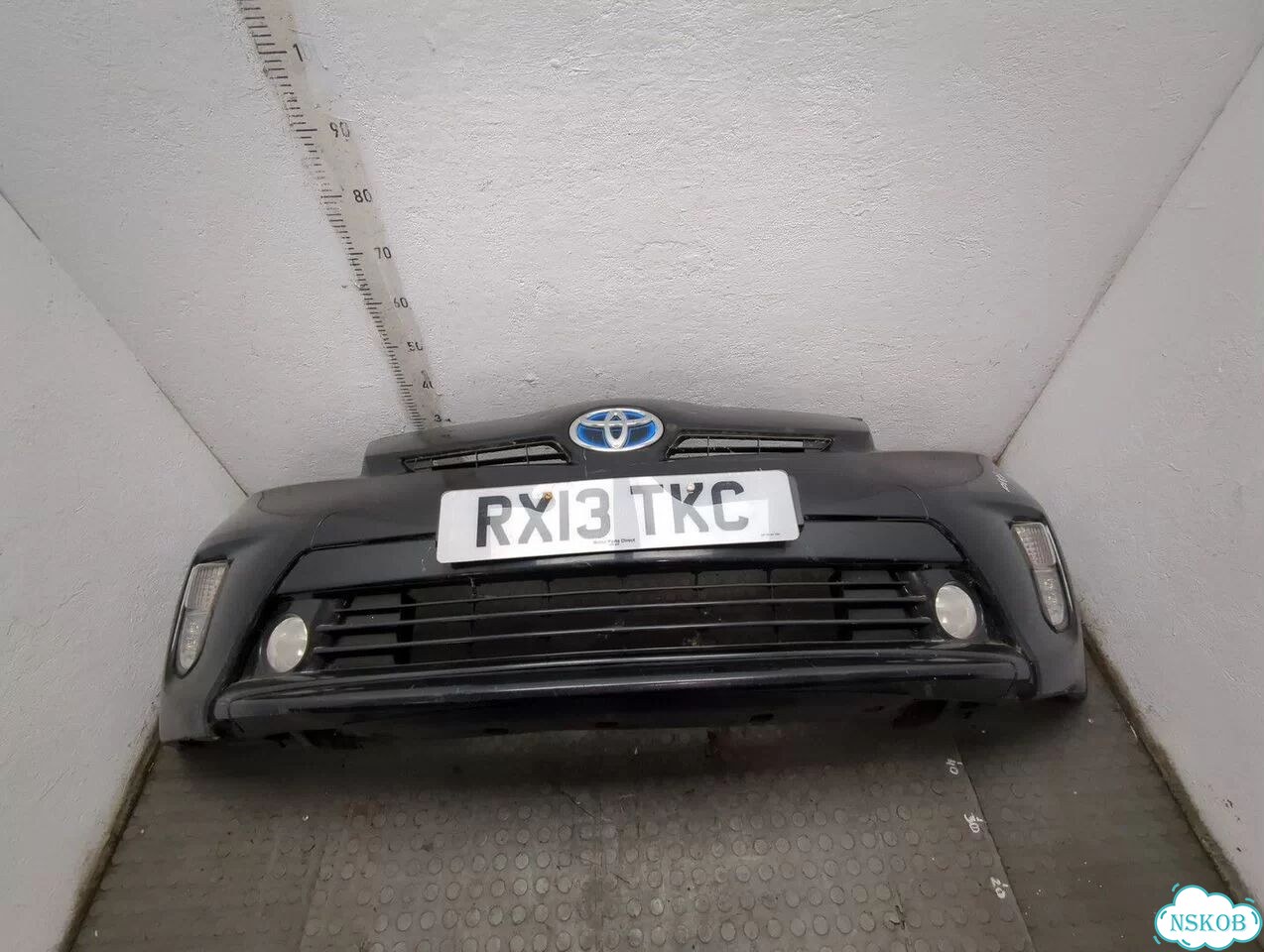Бампер передний Toyota Prius фото 1