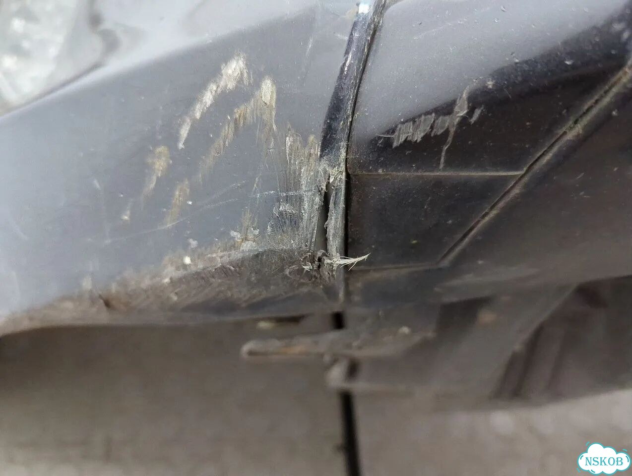 Бампер передний Toyota Prius фото 3
