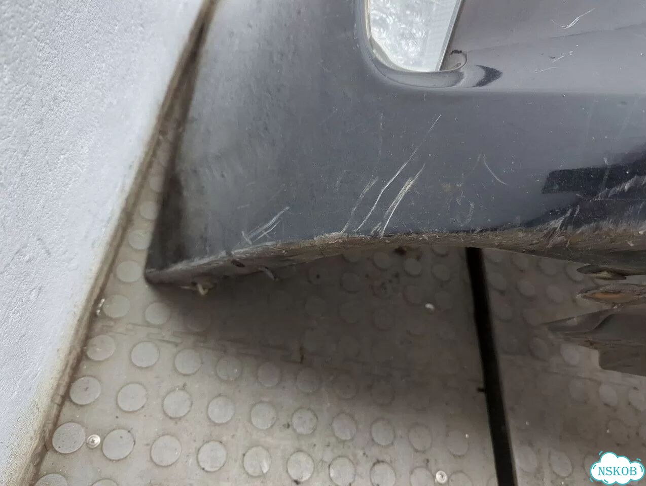 Бампер передний Toyota Prius фото 4