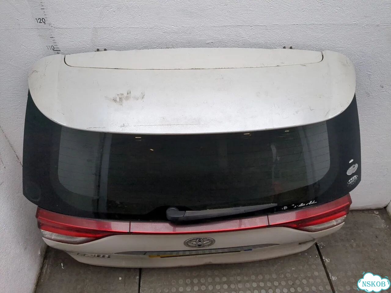 Крышка багажника Toyota Previa (Estima) фото 3