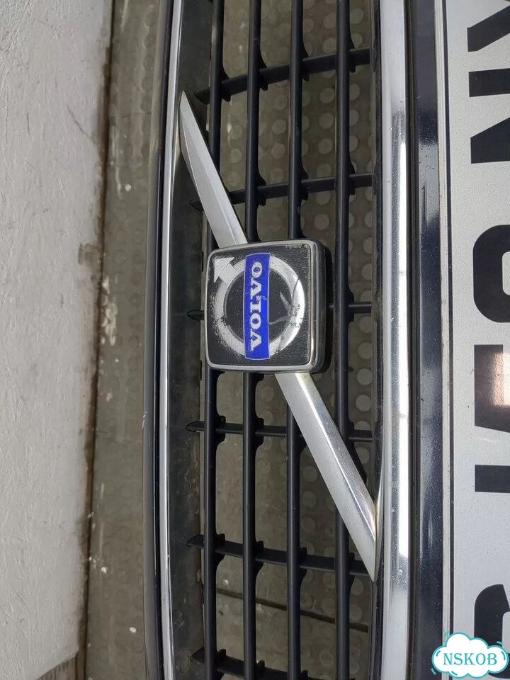 Бампер передний Volvo V50 фото 10