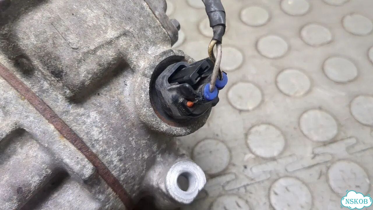 Компрессор кондиционера Toyota RAV 4 фото 5