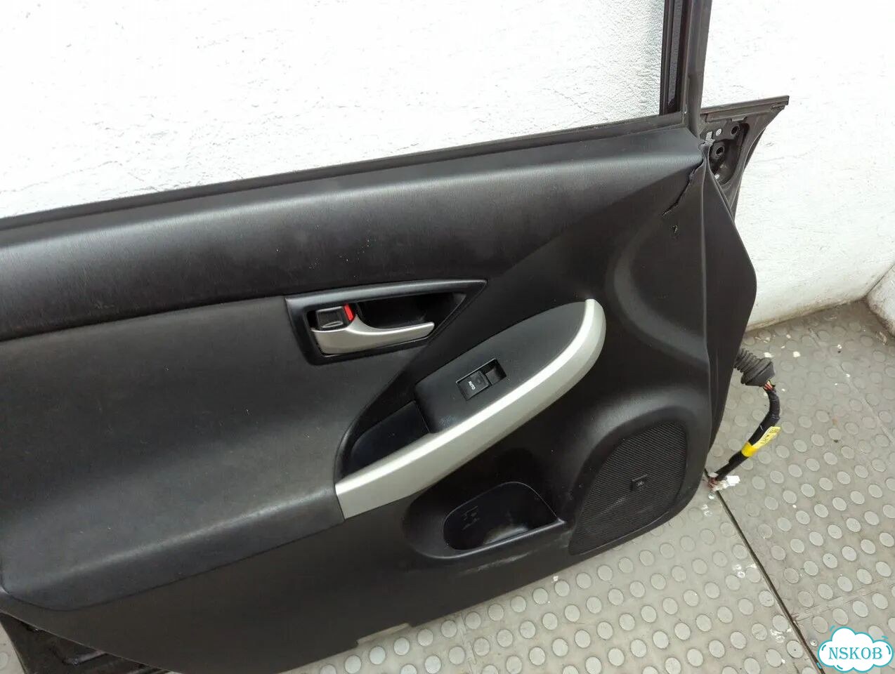 Дверь боковая левая передняя Toyota Prius фото 8