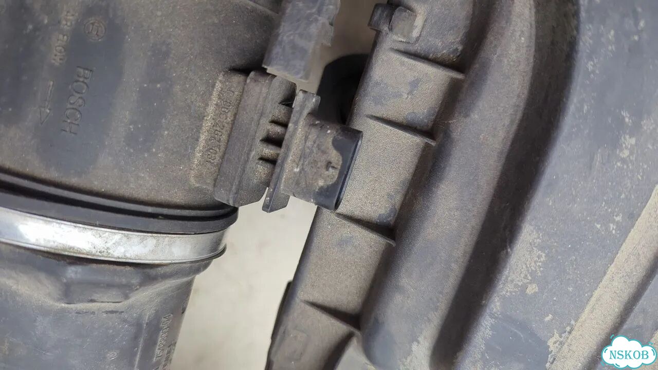 Корпус воздушного фильтра BMW X5 E70 фото 4