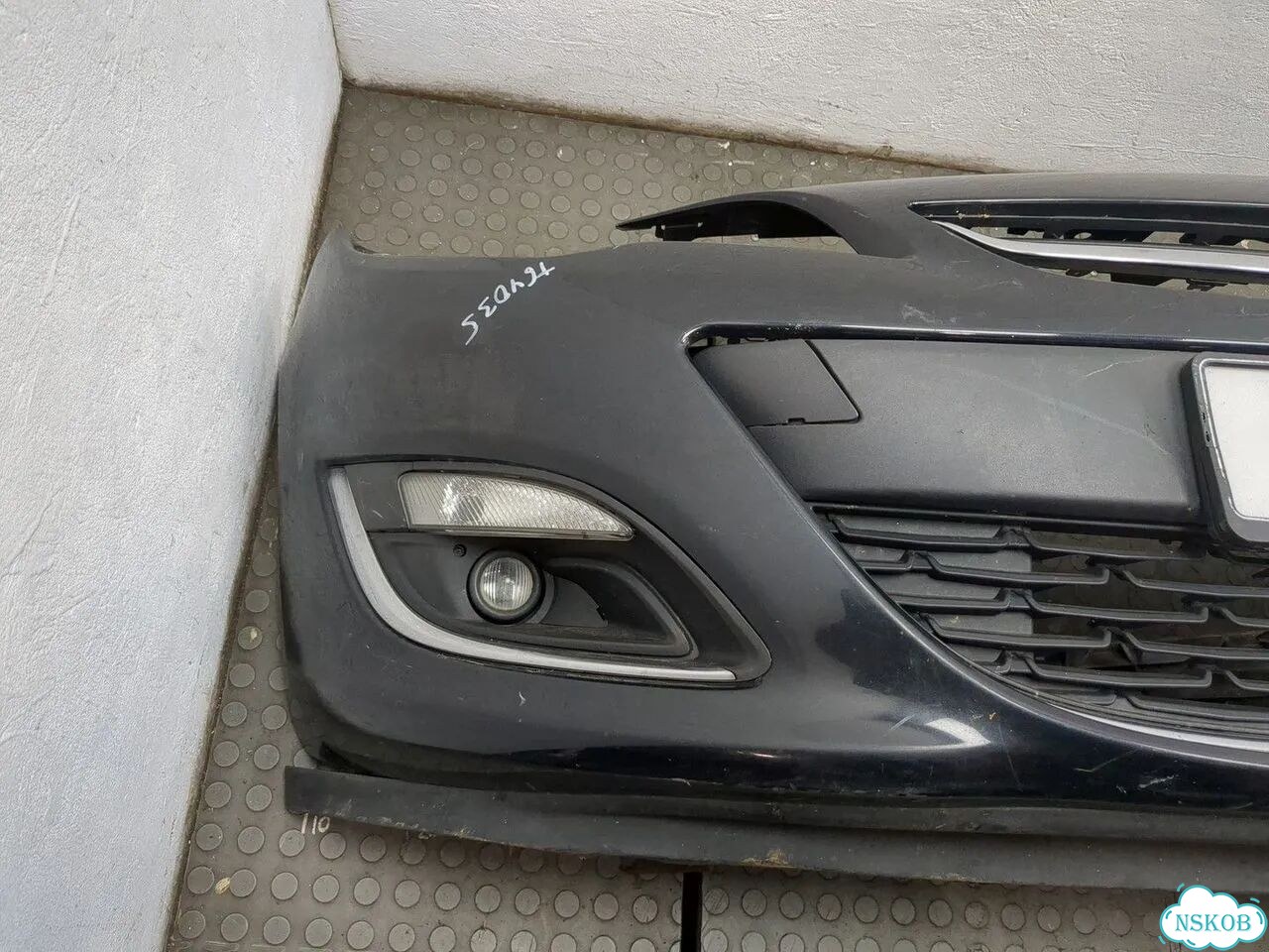 Бампер передний Opel Astra J фото 4