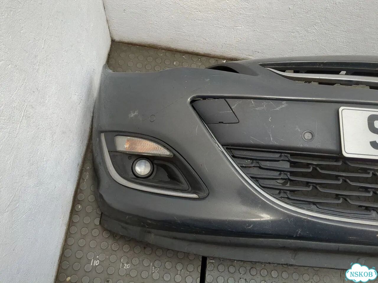 Бампер передний Opel Astra J фото 4