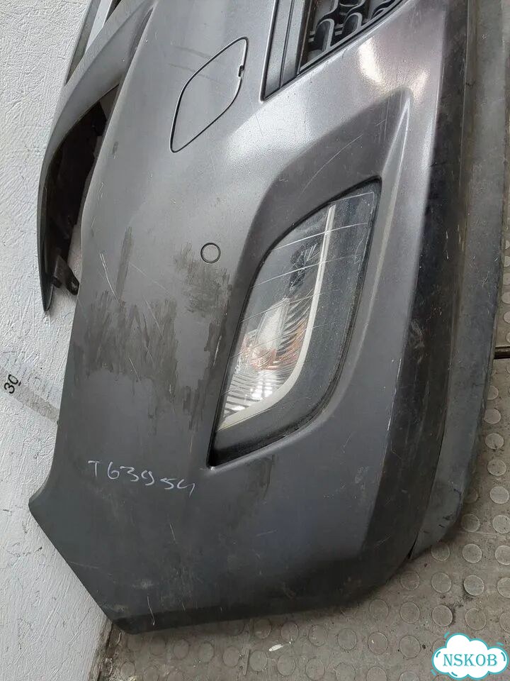 Бампер передний Opel Astra J фото 3