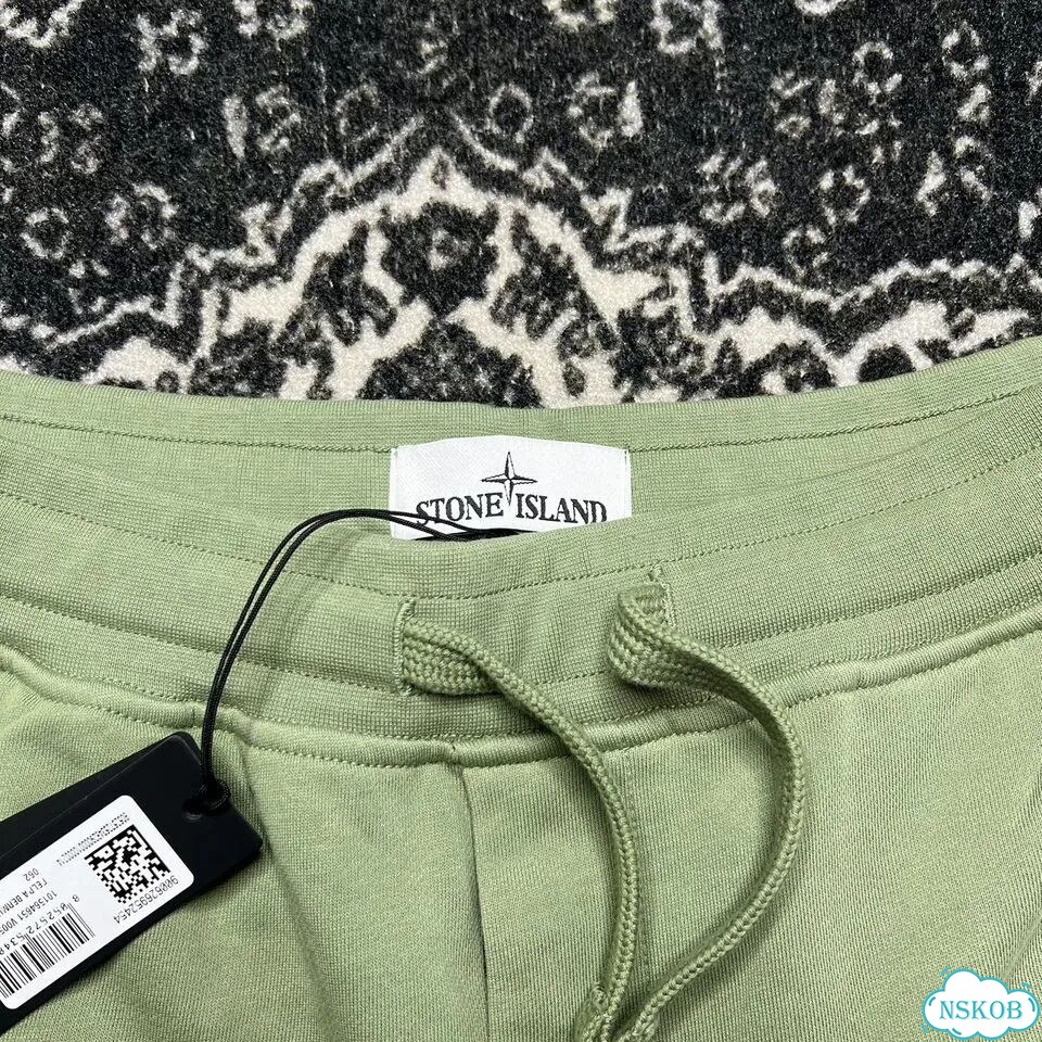 Stone Island bermuda шорты оригинал фото 3