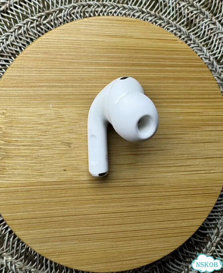 Правый наушник Airpods Pro 2 фото 2