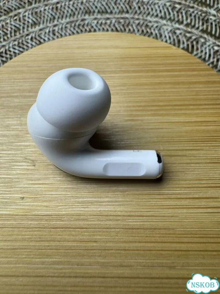 Правый наушник Airpods Pro 2 фото 3