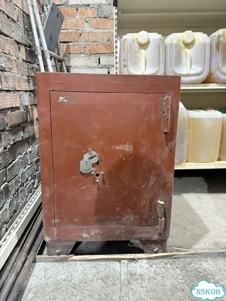 Сейф металлический фото 1