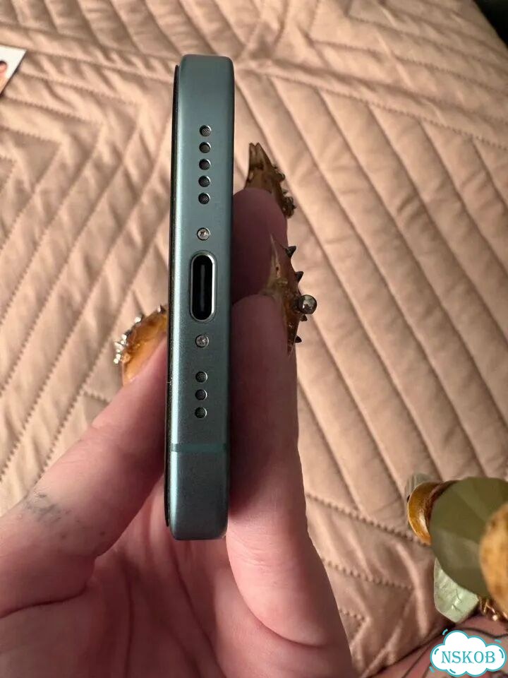 iPhone 16, 256 ГБ, SIM + eSIM фото 4