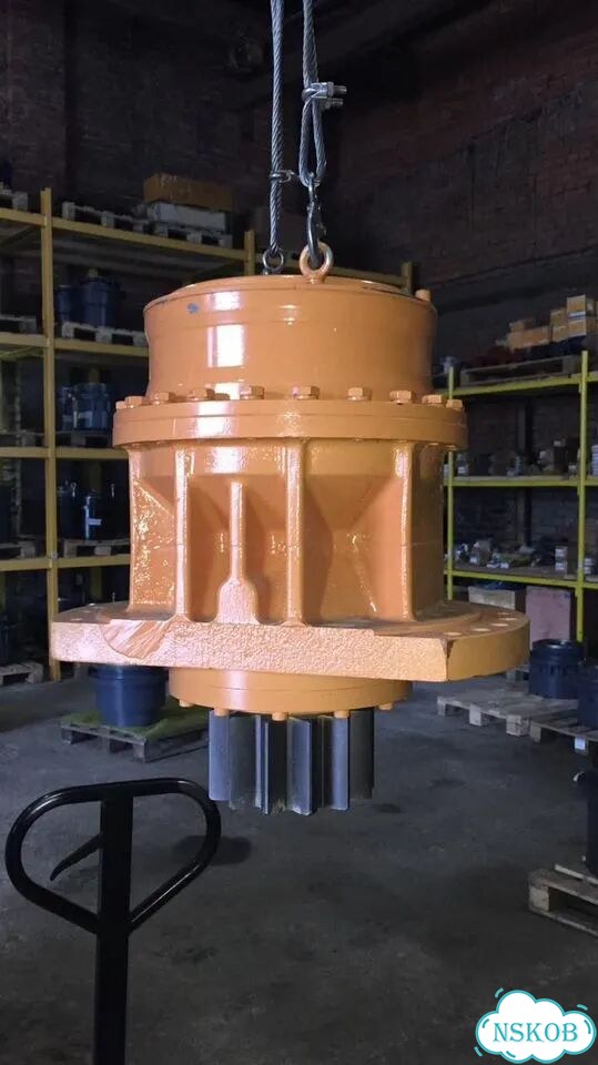 Редуктор поворота Komatsu PC200-7 фото 1