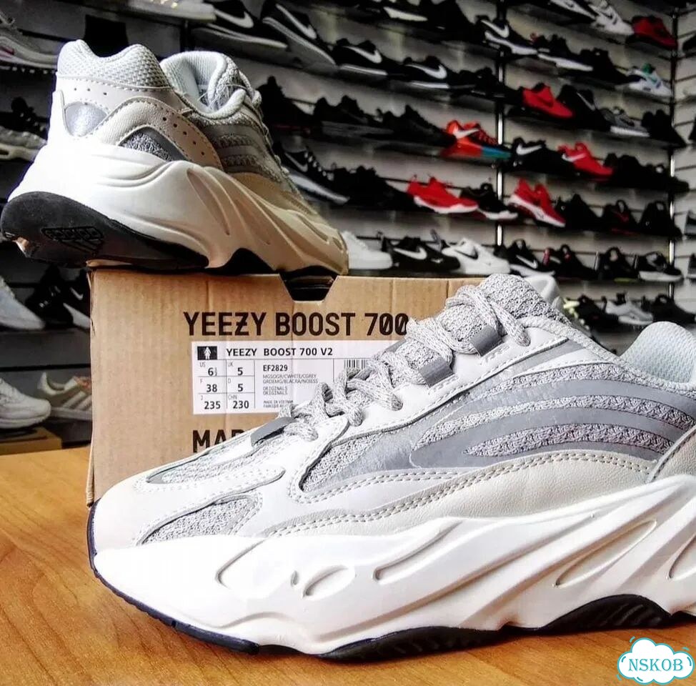 Кроссовки adidas yeezy boost 700 v2 фото 2