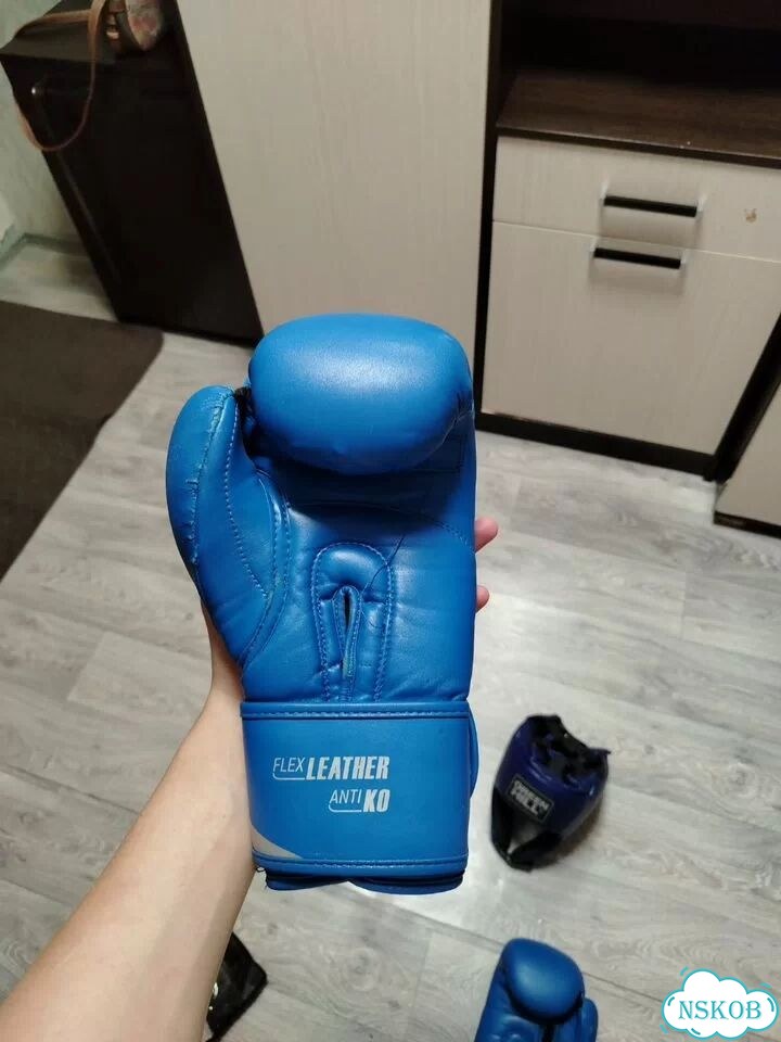 Боксерские перчатки 10 oz clinch и шлем Гренхил фото 5