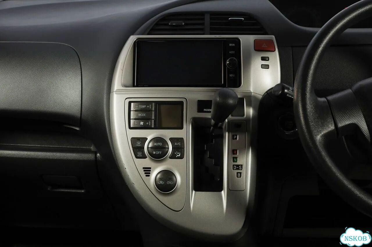 Toyota Ractis 1.5 CVT, 2010, 179 000 км фото 10