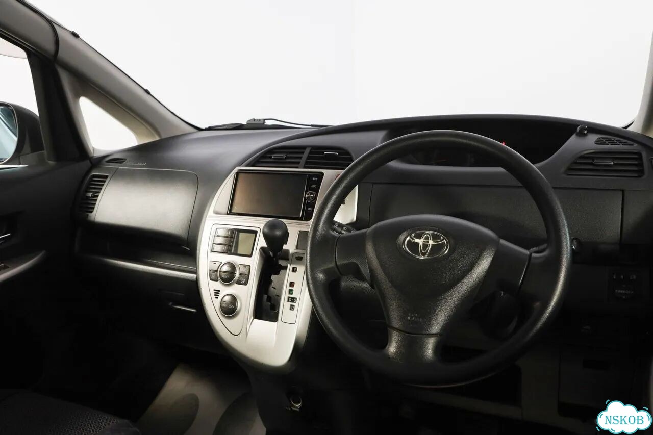 Toyota Ractis 1.5 CVT, 2010, 179 000 км фото 9