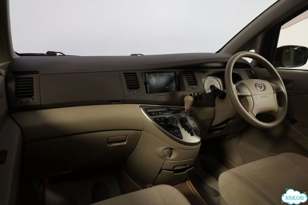 Toyota Isis 1.8 CVT, 2012, 163 500 км фото 7