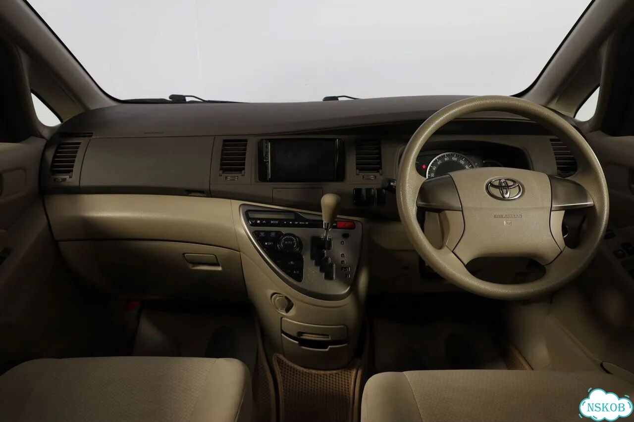 Toyota Isis 1.8 CVT, 2012, 163 500 км фото 8