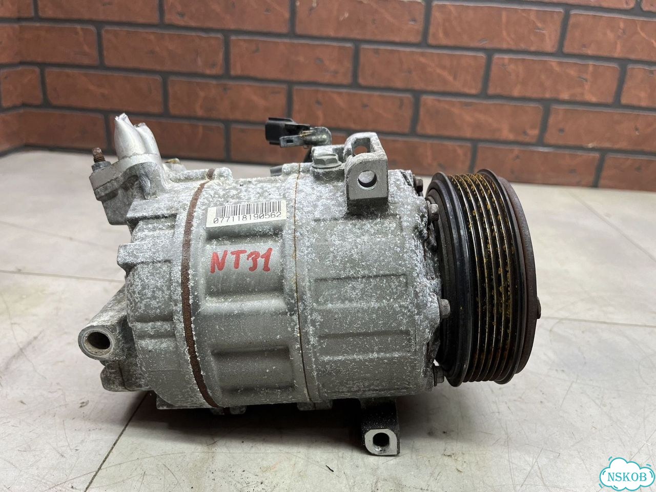 Компрессор кондиционера nissan X-trail NT31 MR20DE фото 1