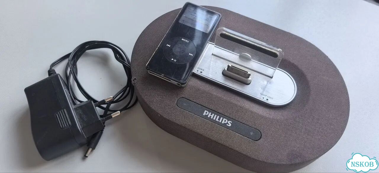 iPod A 1137(1 gb) + докстанция Philips с часами фото 2