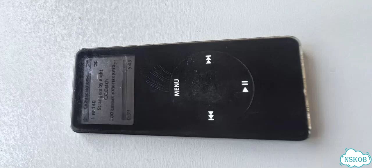 iPod A 1137(1 gb) + докстанция Philips с часами фото 3