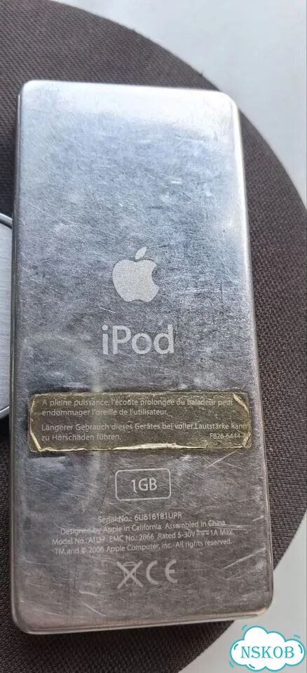 iPod A 1137(1 gb) + докстанция Philips с часами фото 7