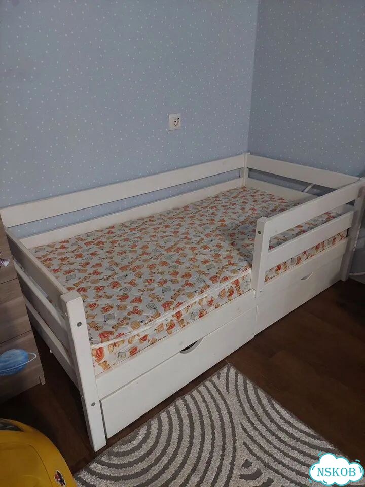 Продам детскую кровать б/у фото 1