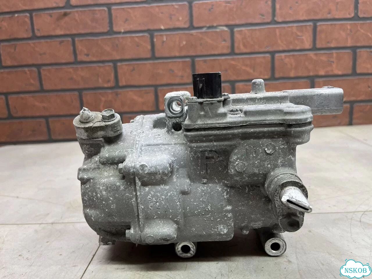 Компрессор кондиционера toyota prius ZVW30 2zrfxe фото 1