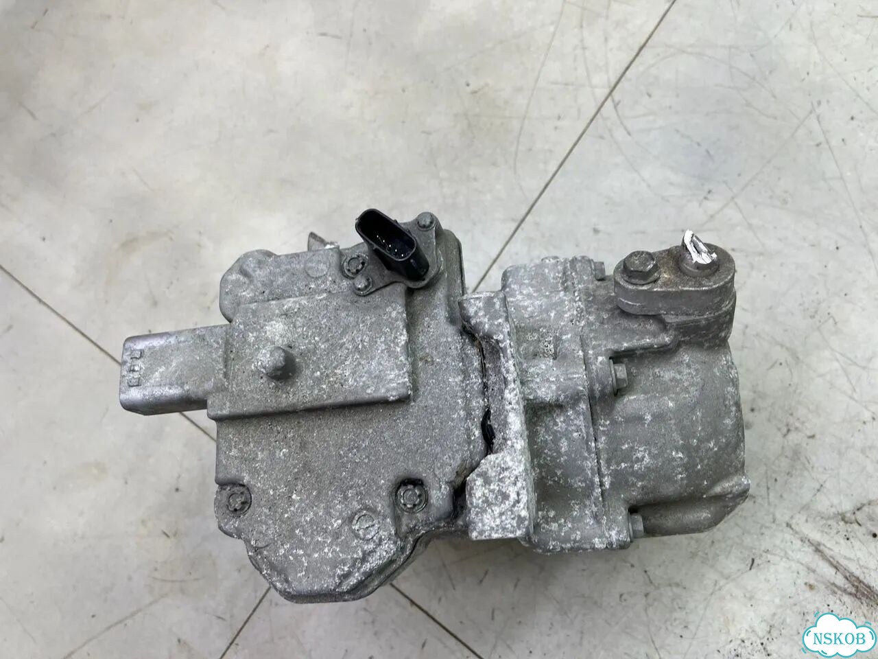 Компрессор кондиционера toyota prius ZVW30 2zrfxe фото 4